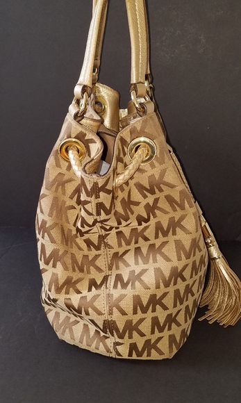 Mk Large Gathered Signature Tote - Picture 4 of 9